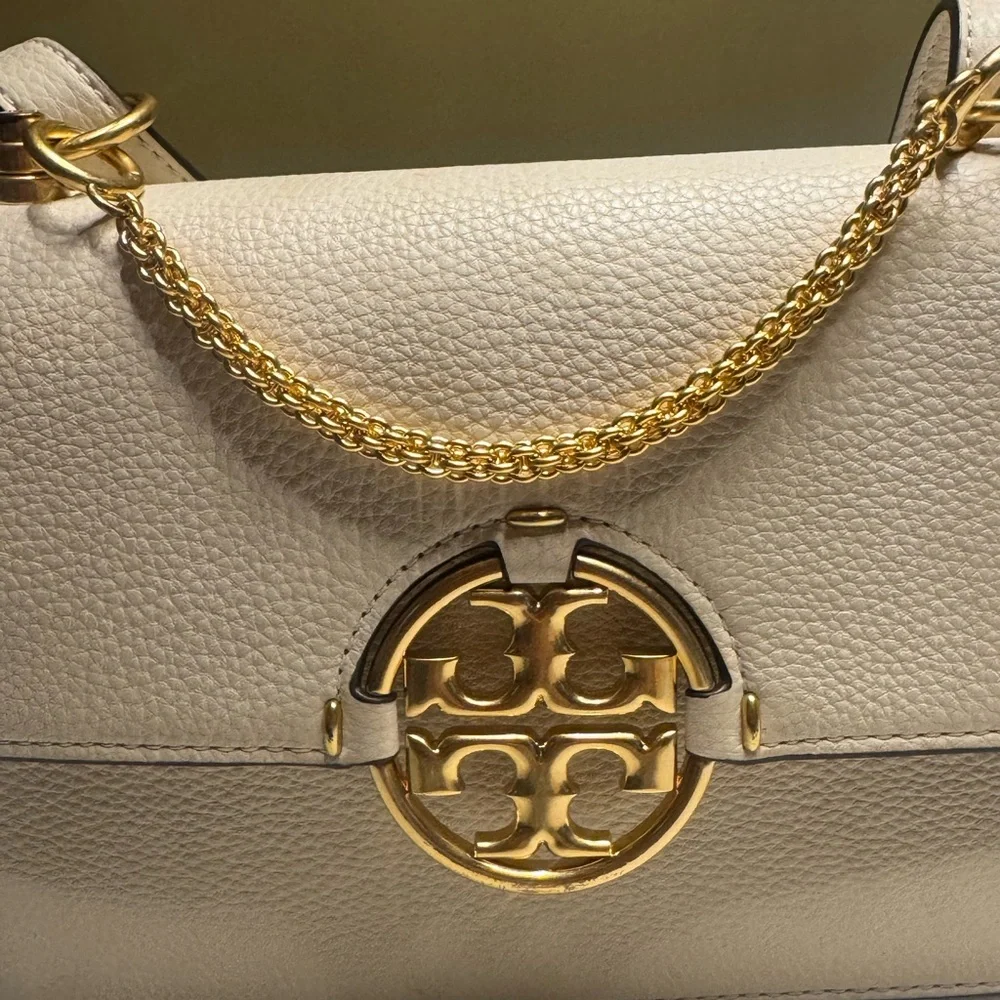 Tory Burch Cream Shoulder Bag with Gold Accents - Picture 4 of 11